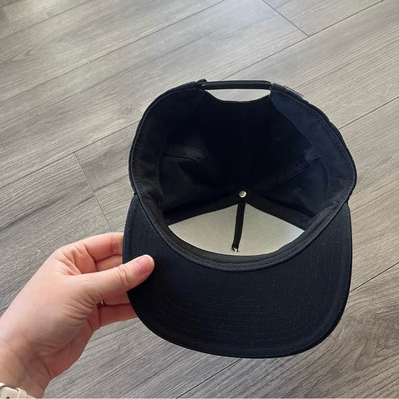 Vans Off the Wall Mens Snapback Black Gold Embroidered Hat - Picture 4 of 4